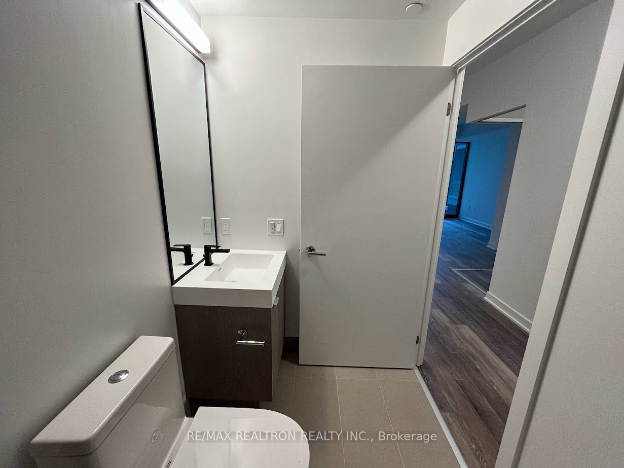 250 Lawrence Ave W, #601