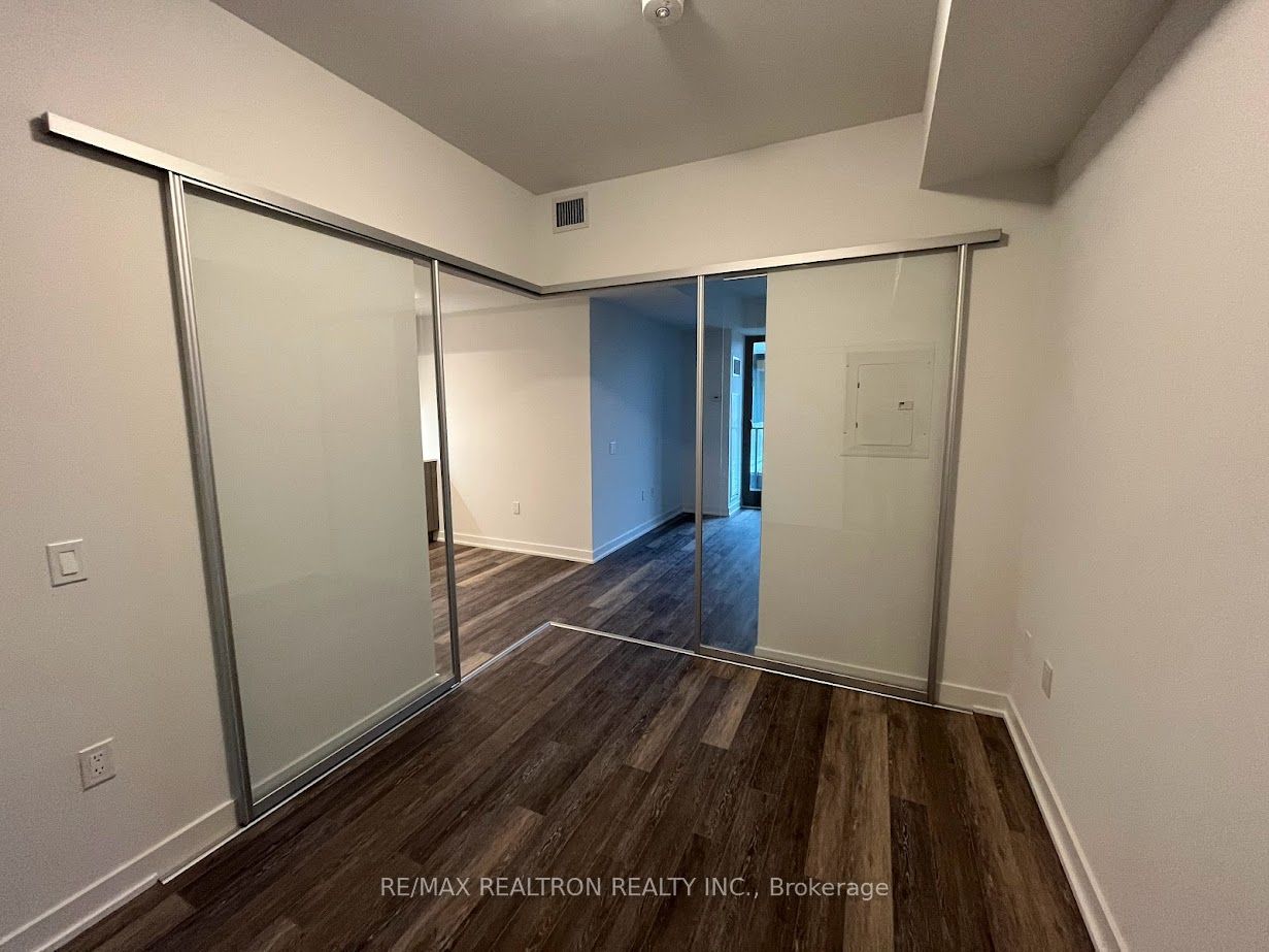 250 Lawrence Ave W, #601