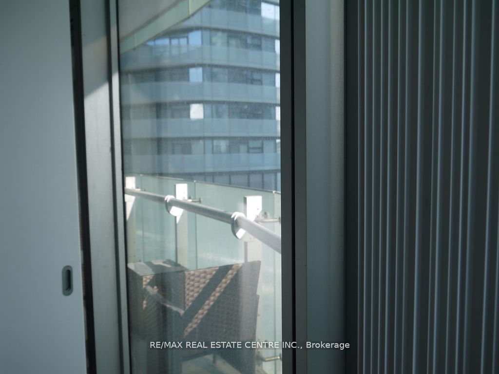 12 York St, #302