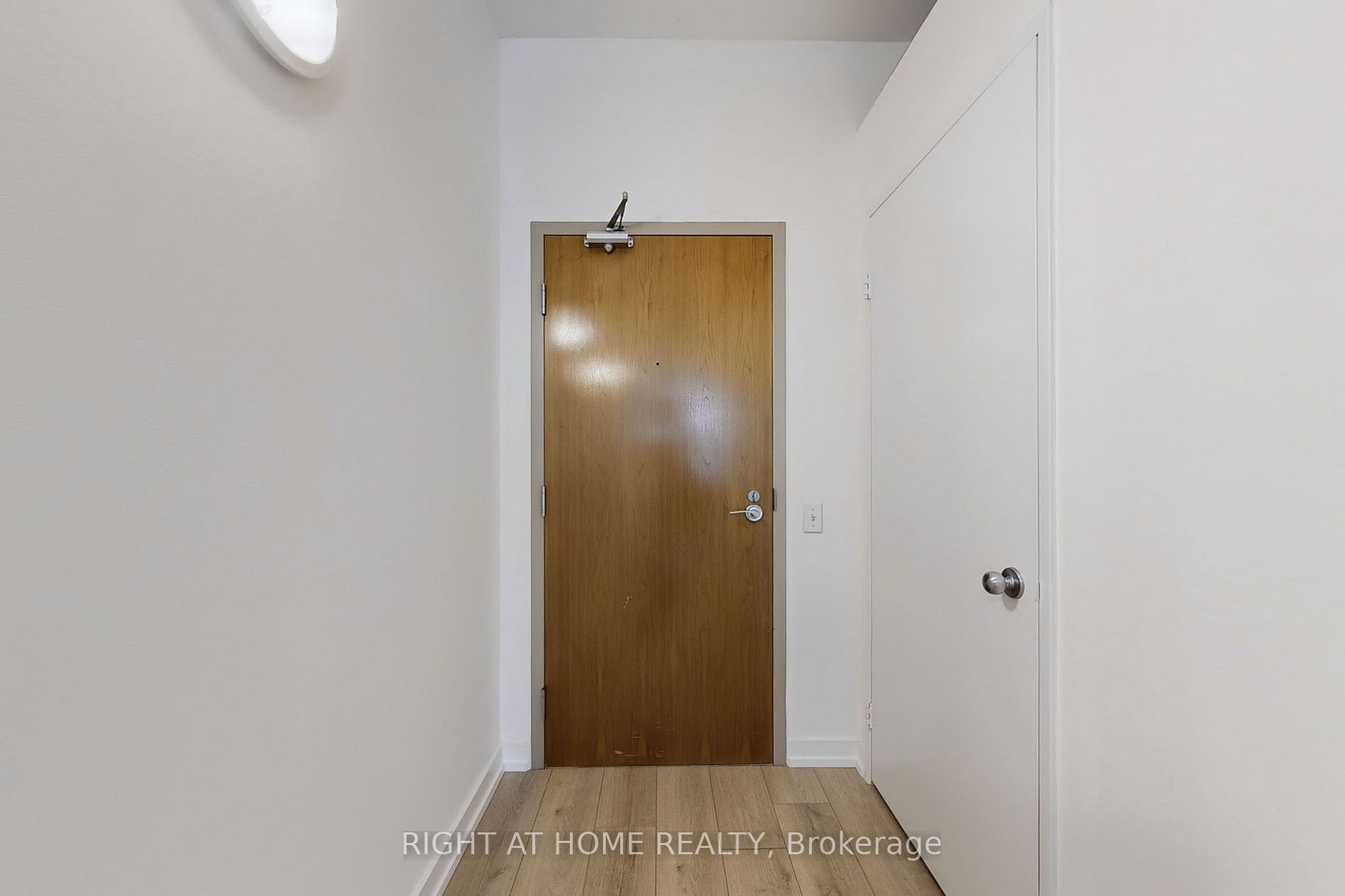 36 Charlotte St, #405