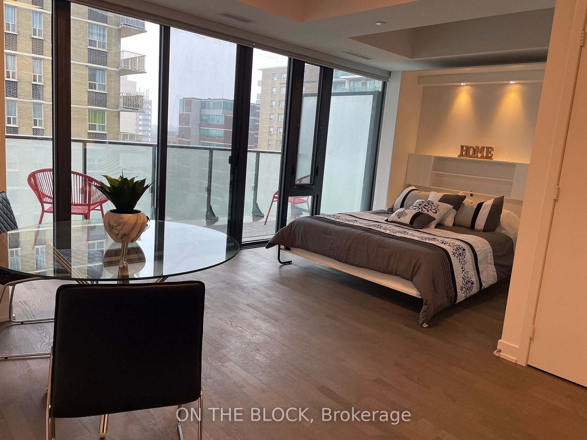 185 Roehampton Ave, #509