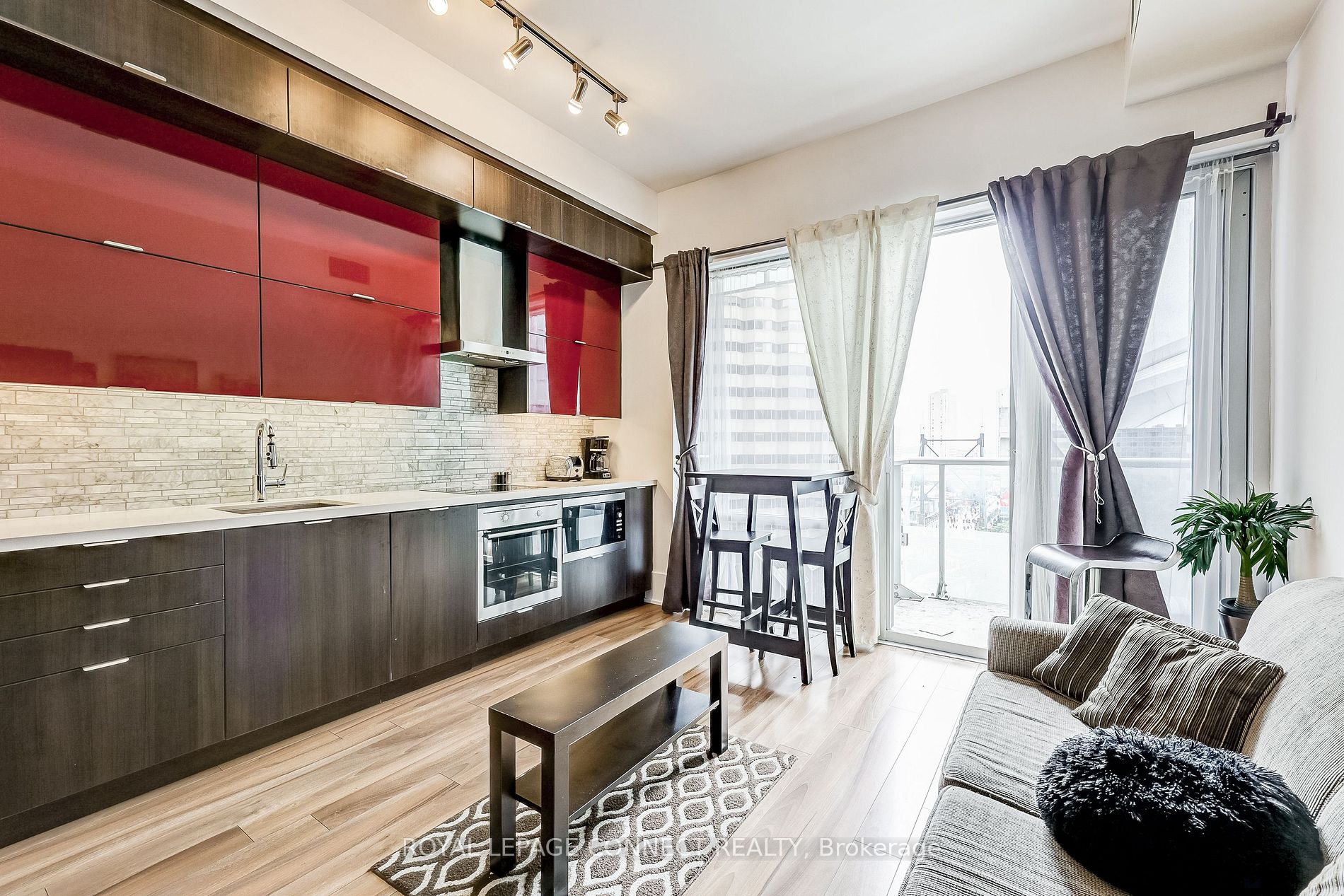20 John St, #922