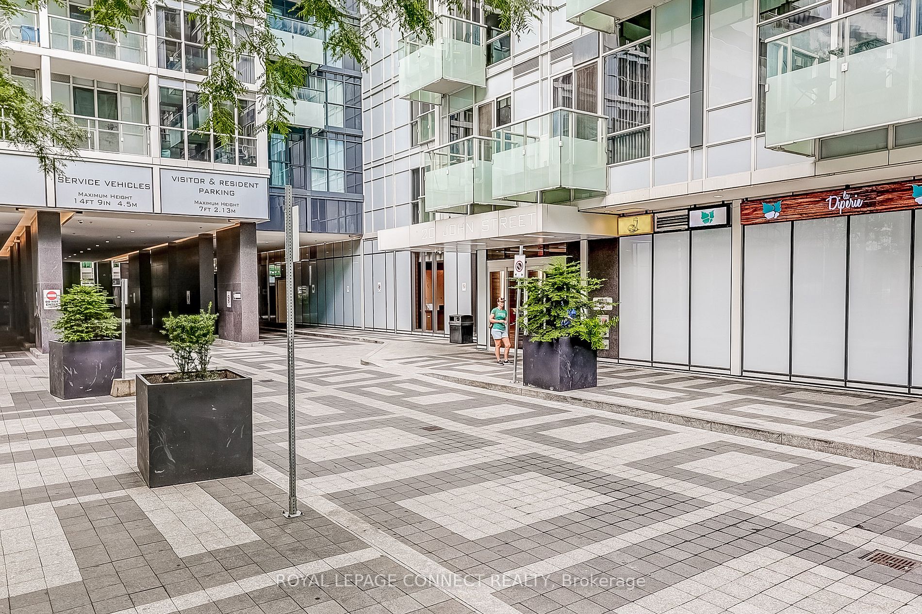 20 John St, #922