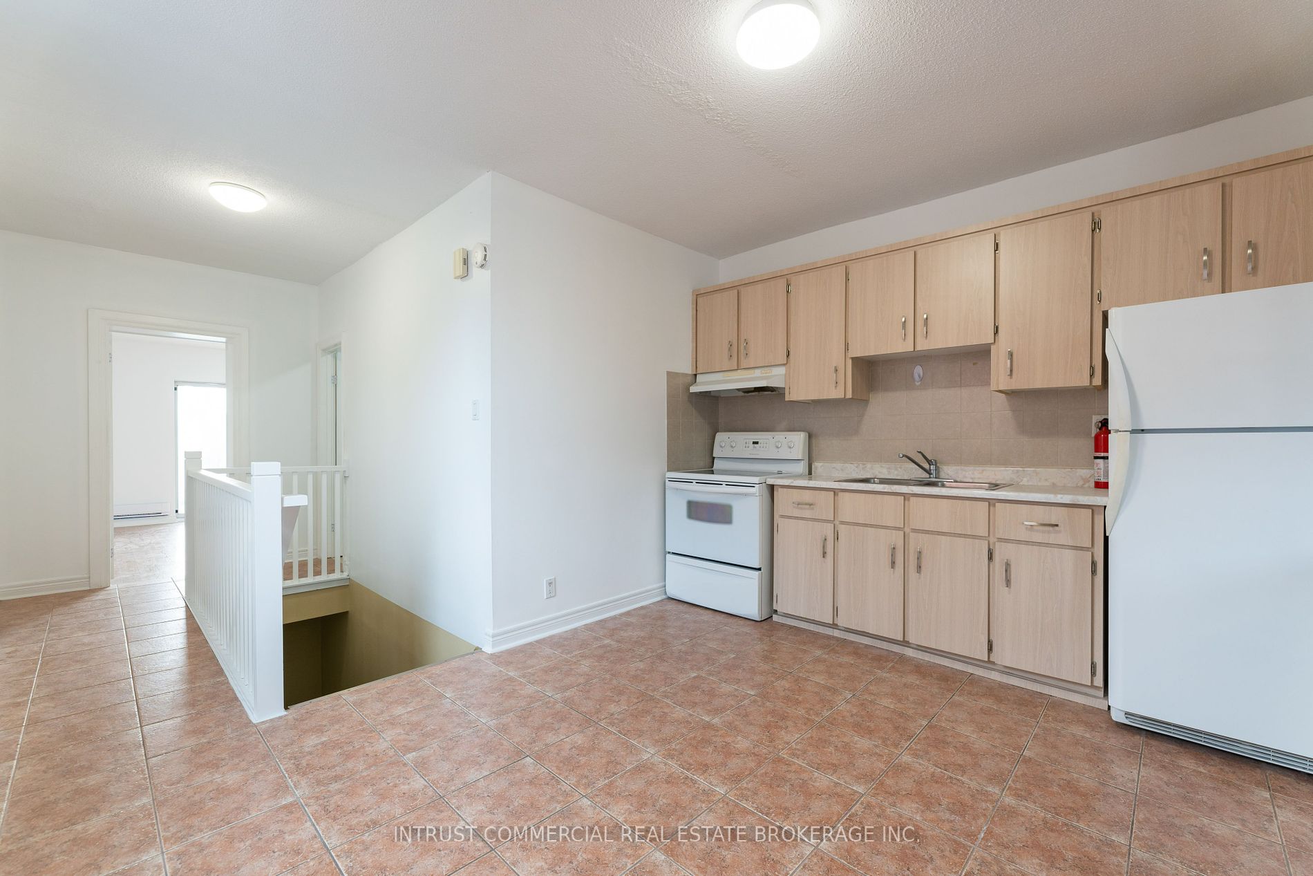 1473 Dundas St W, #2