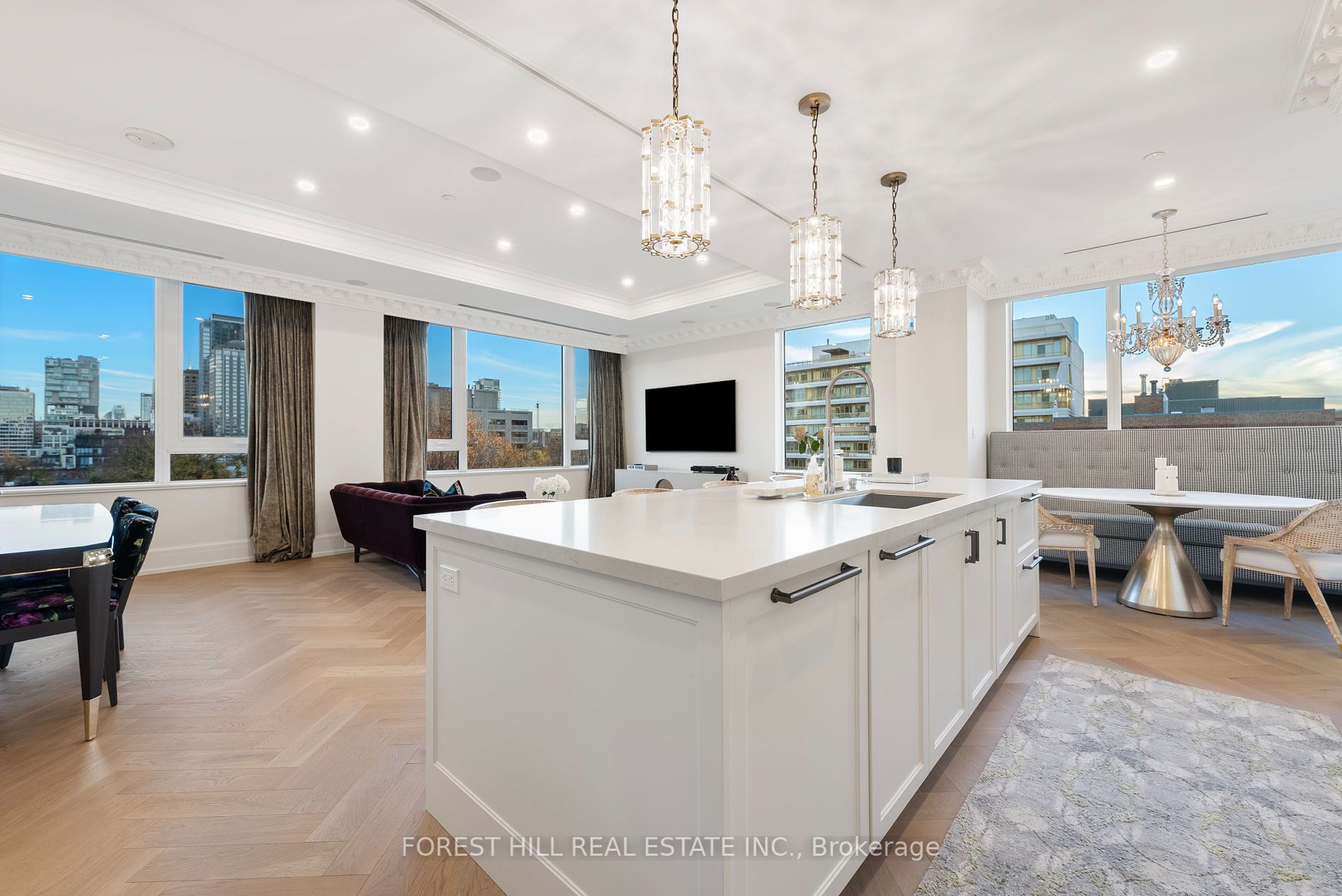 128 Hazelton Avenue, #602
