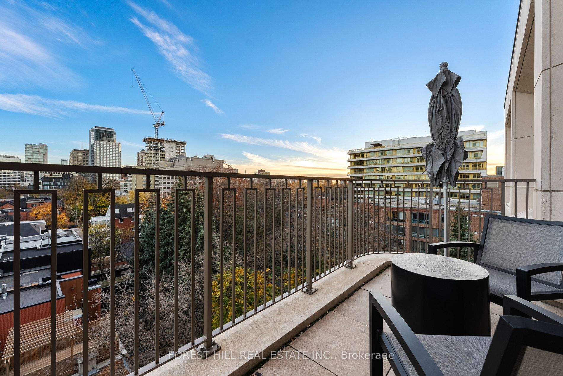 128 Hazelton Avenue, #602