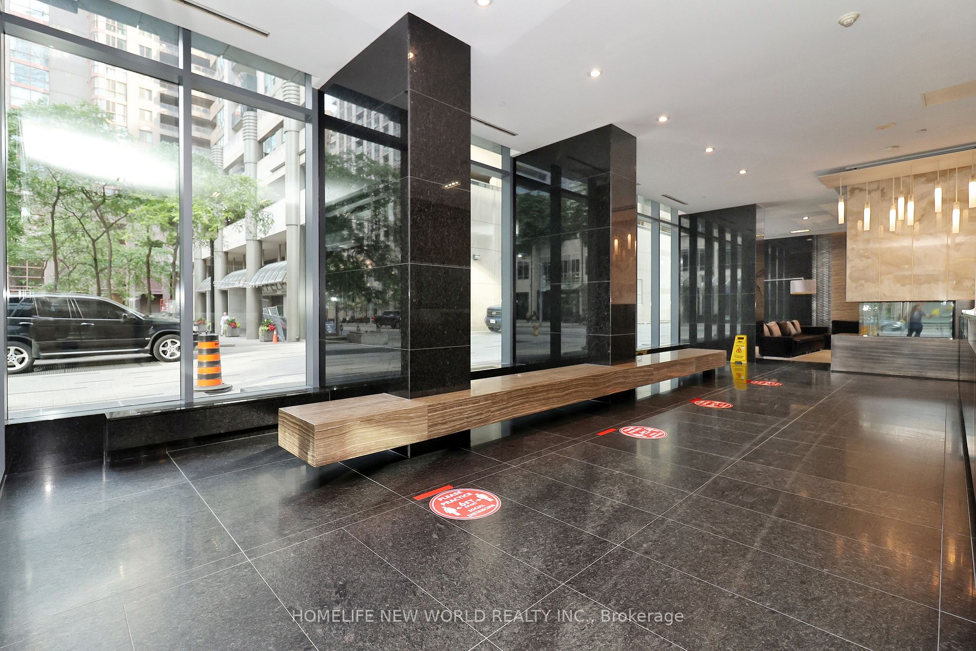 770 Bay St, #1613