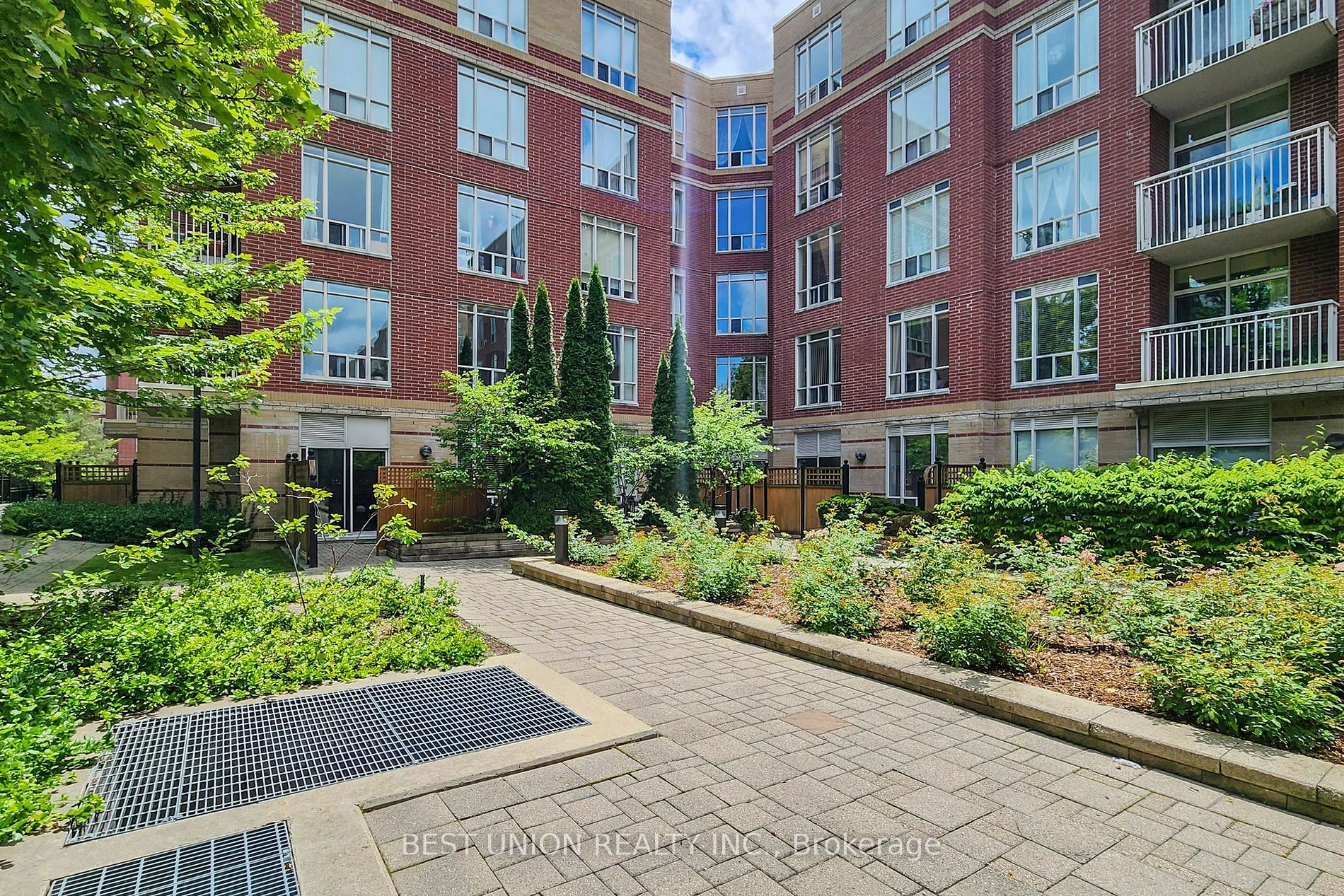 485 Rosewell Ave, #512