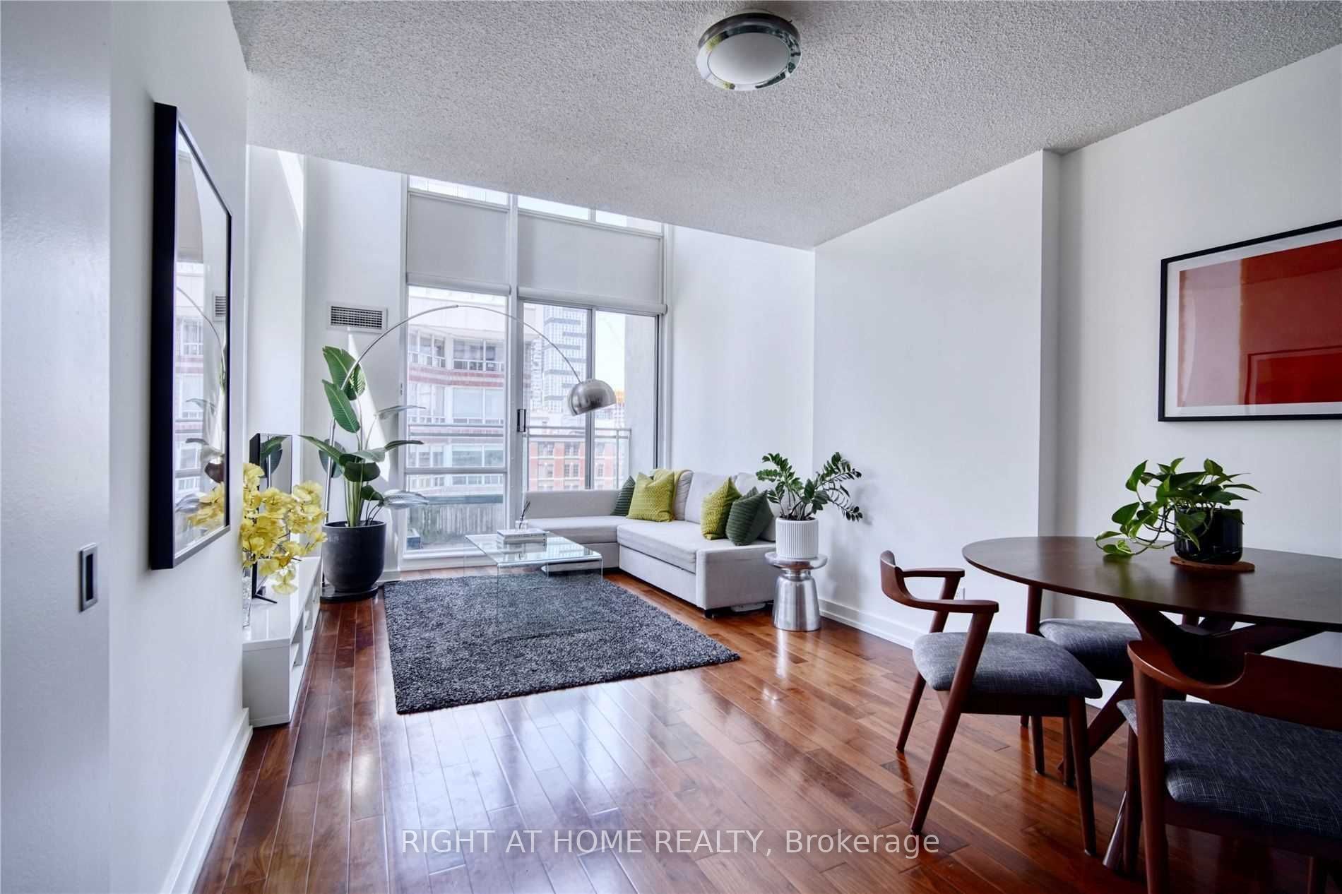 77 Lombard St, #701