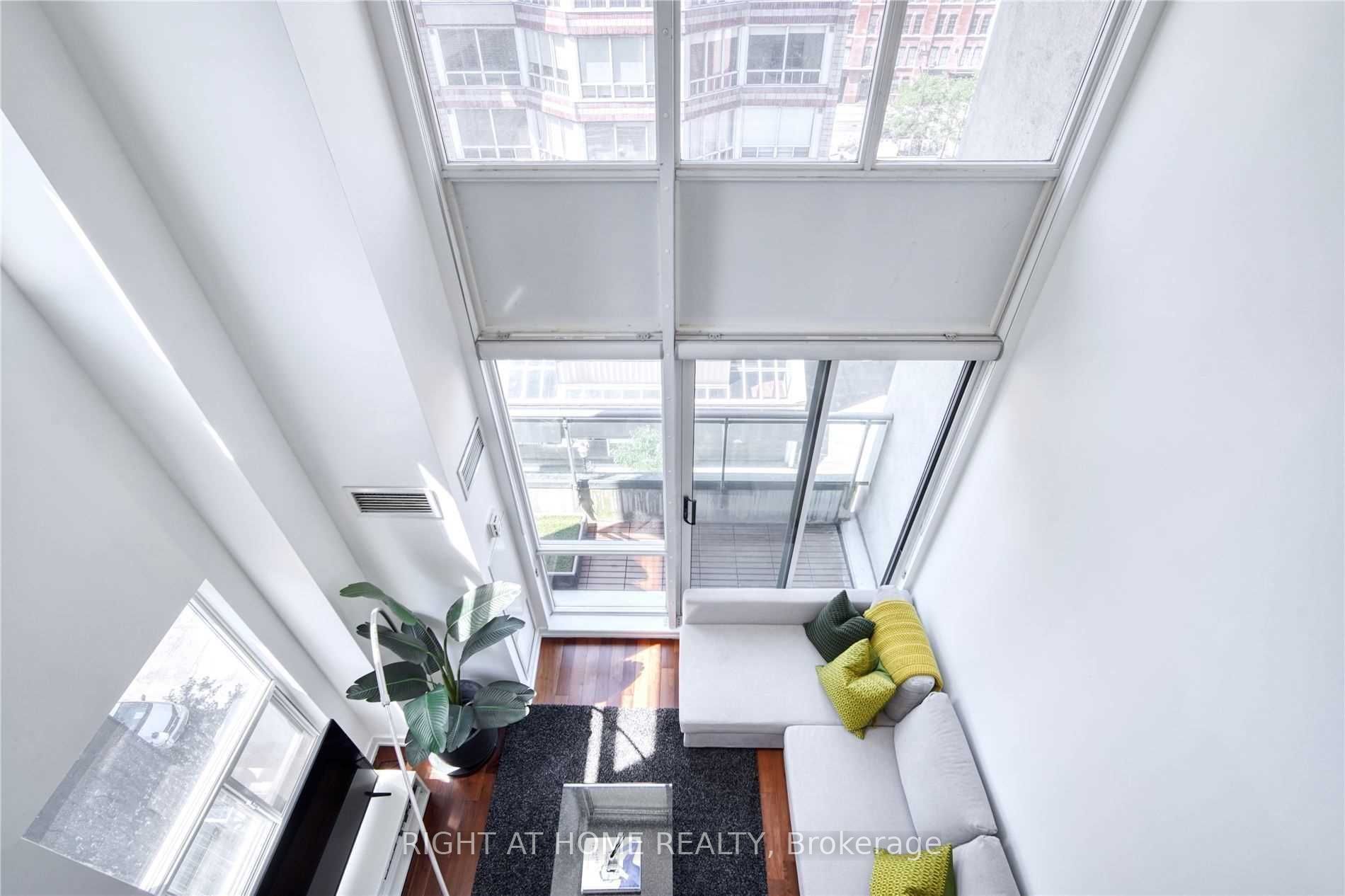 77 Lombard St, #701