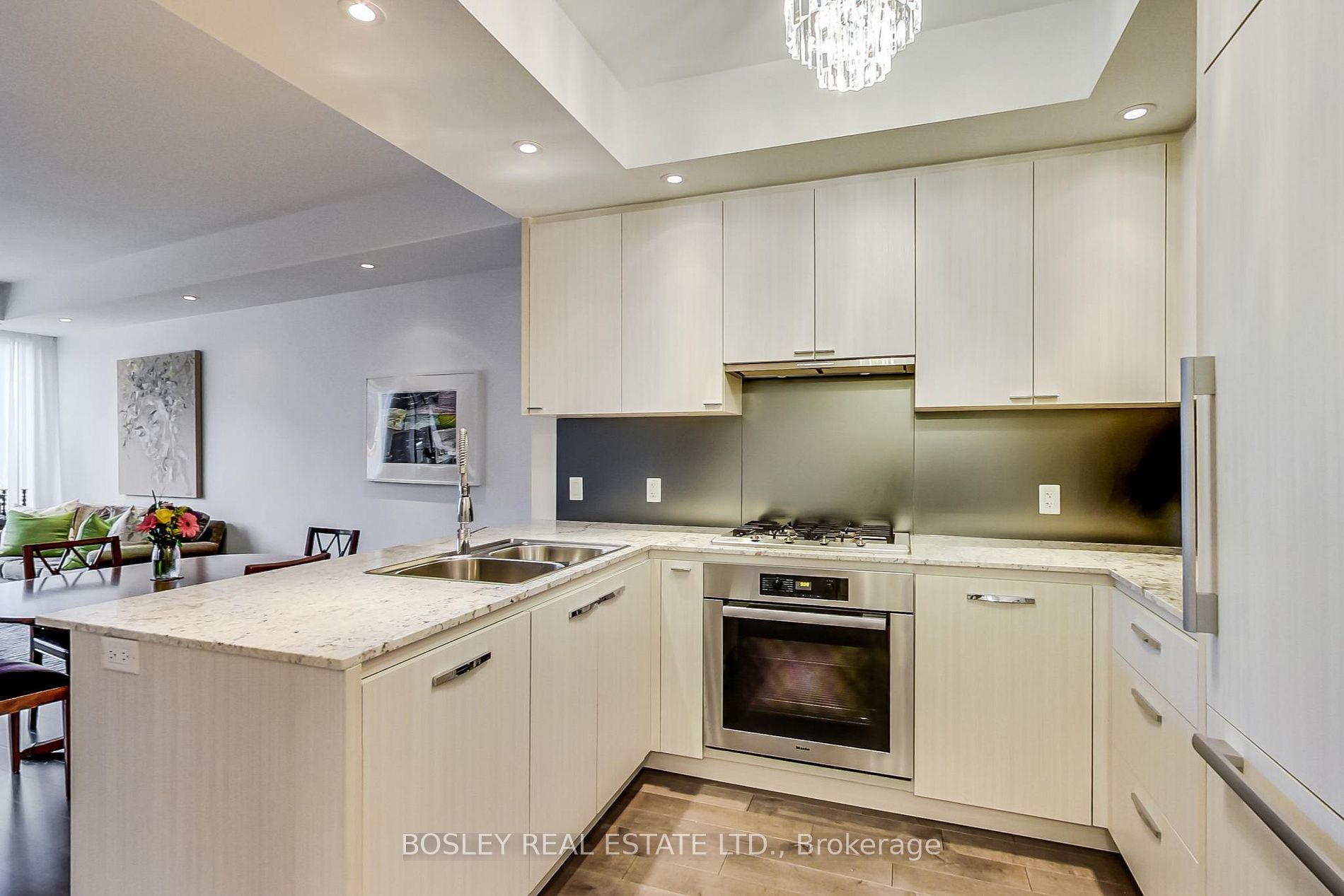 88 Davenport Rd, #206