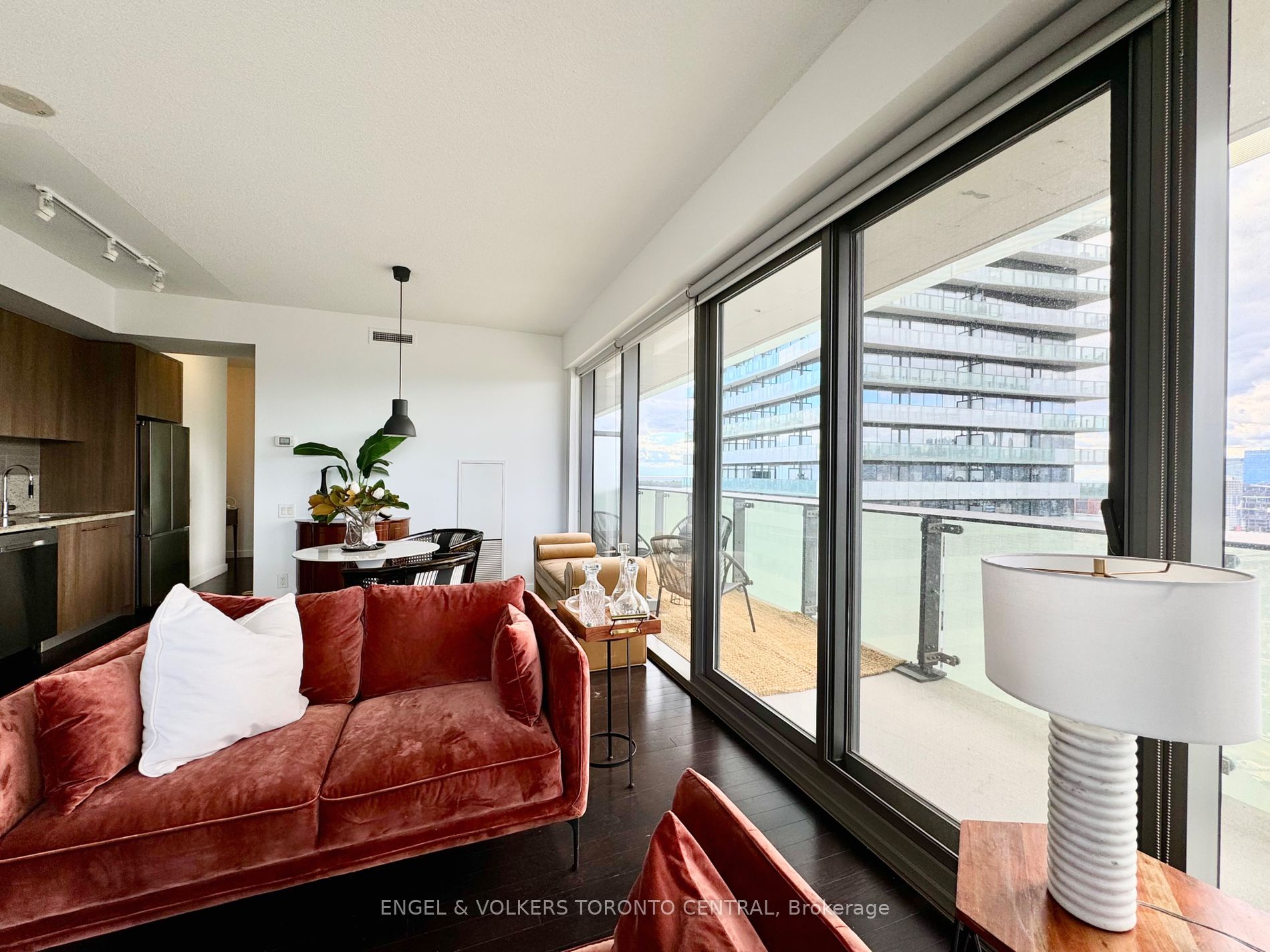 390 Cherry St, #2202