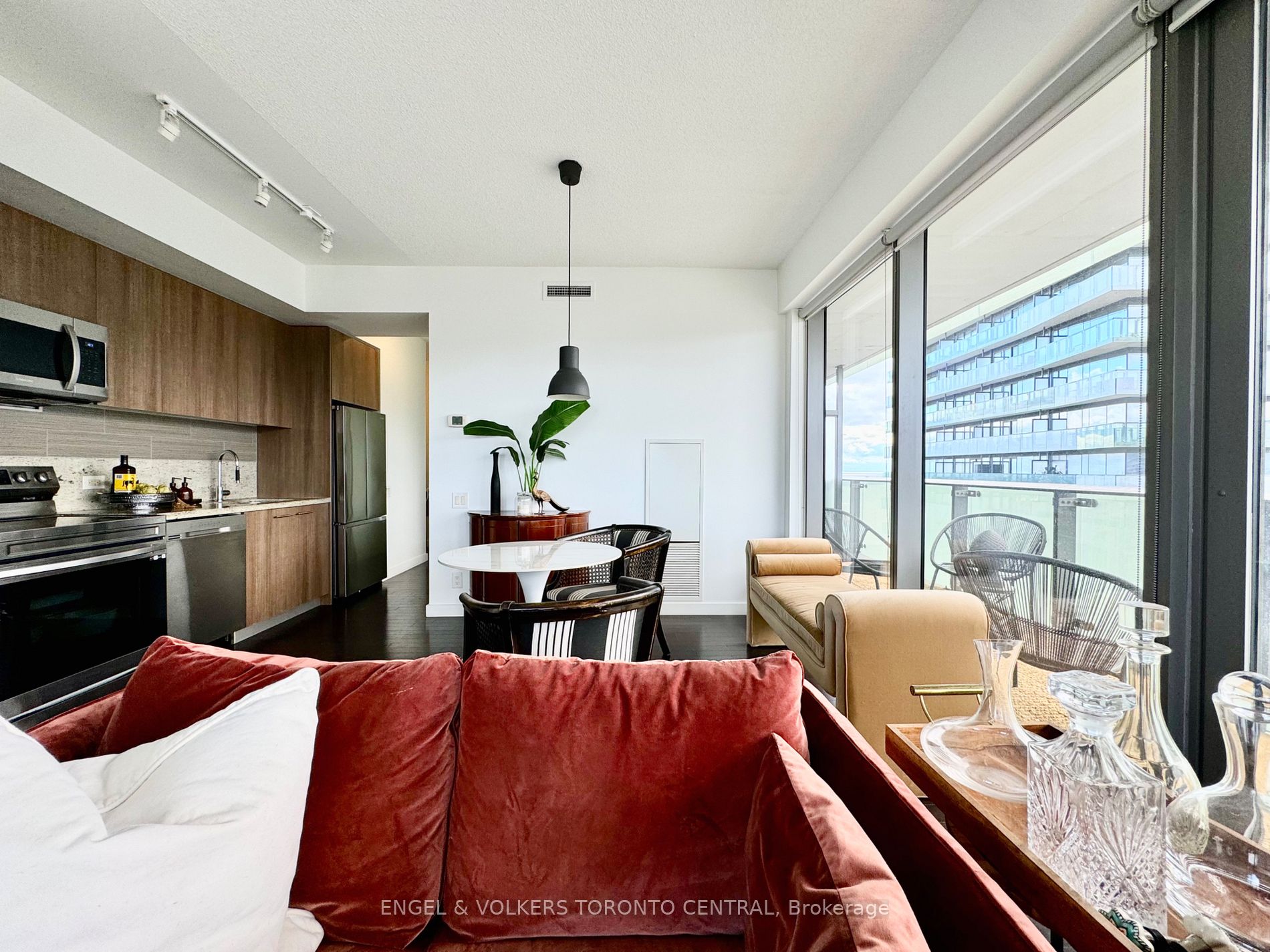 390 Cherry St, #2202