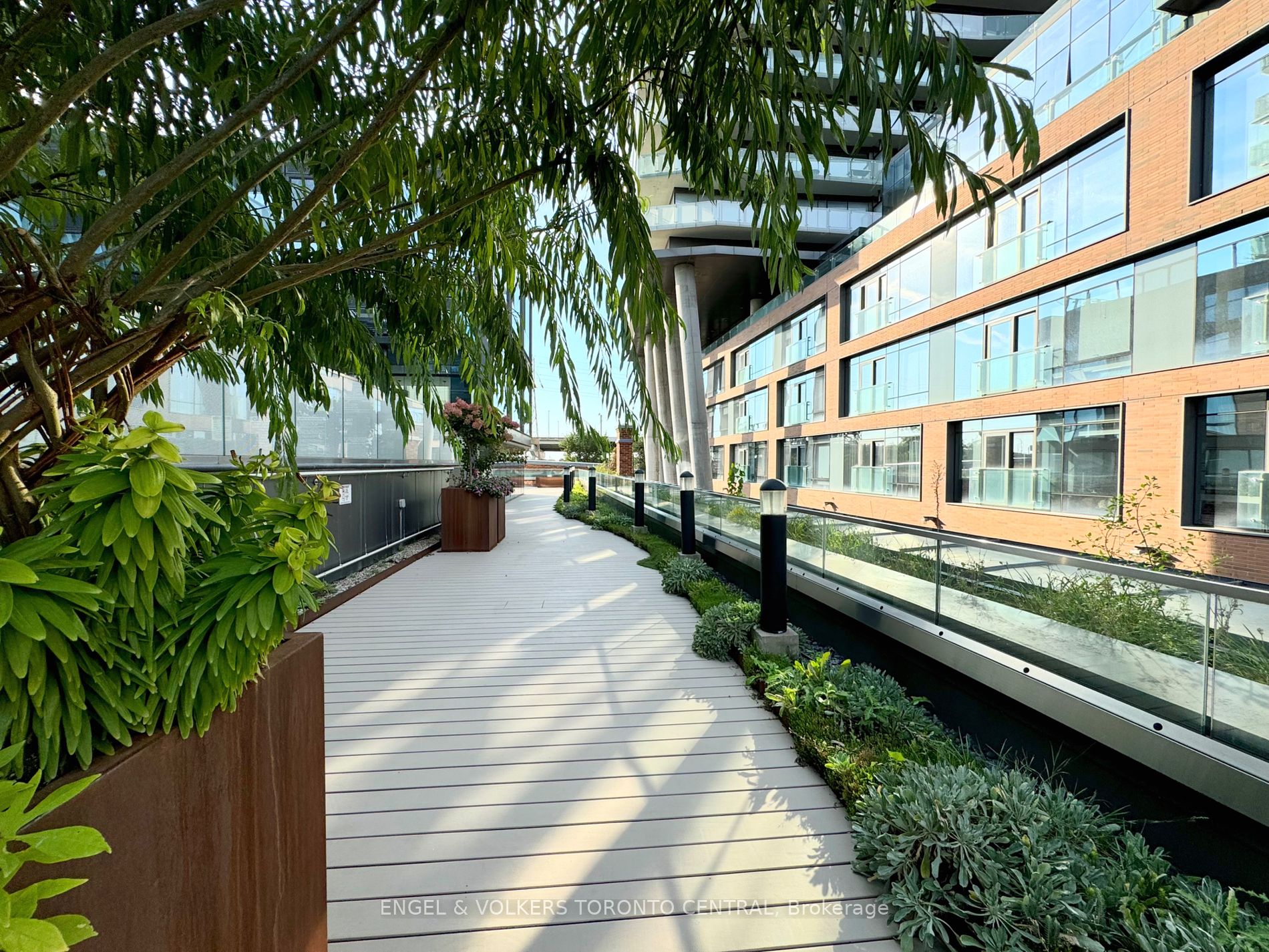 390 Cherry St, #2202