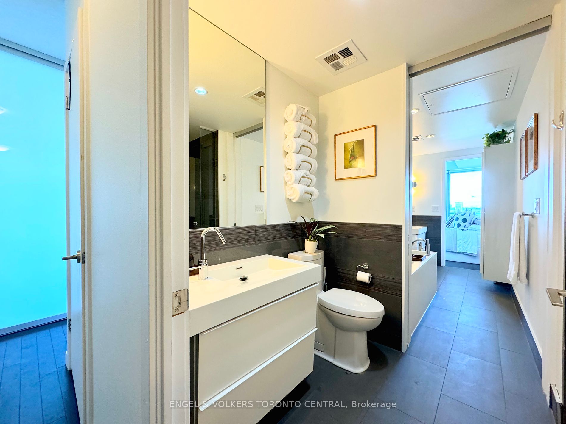 390 Cherry St, #2202