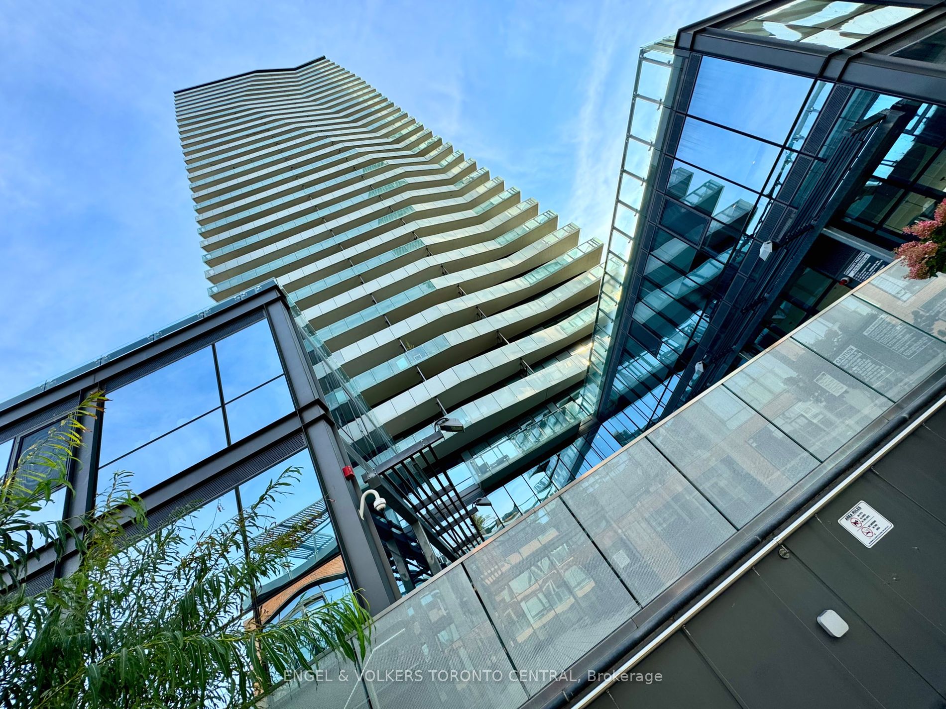 390 Cherry St, #2202