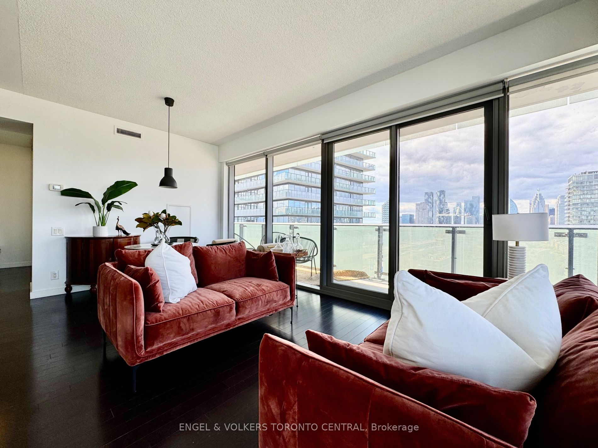 390 Cherry St, #2202