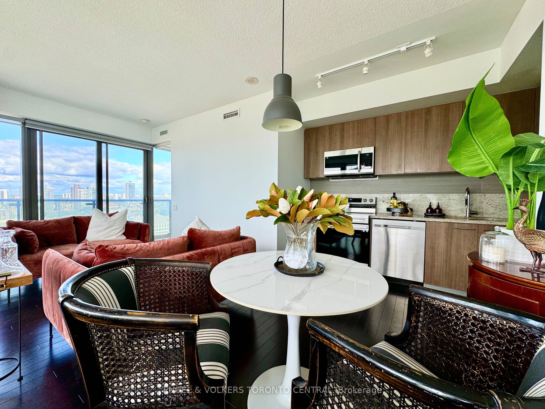 390 Cherry St, #2202