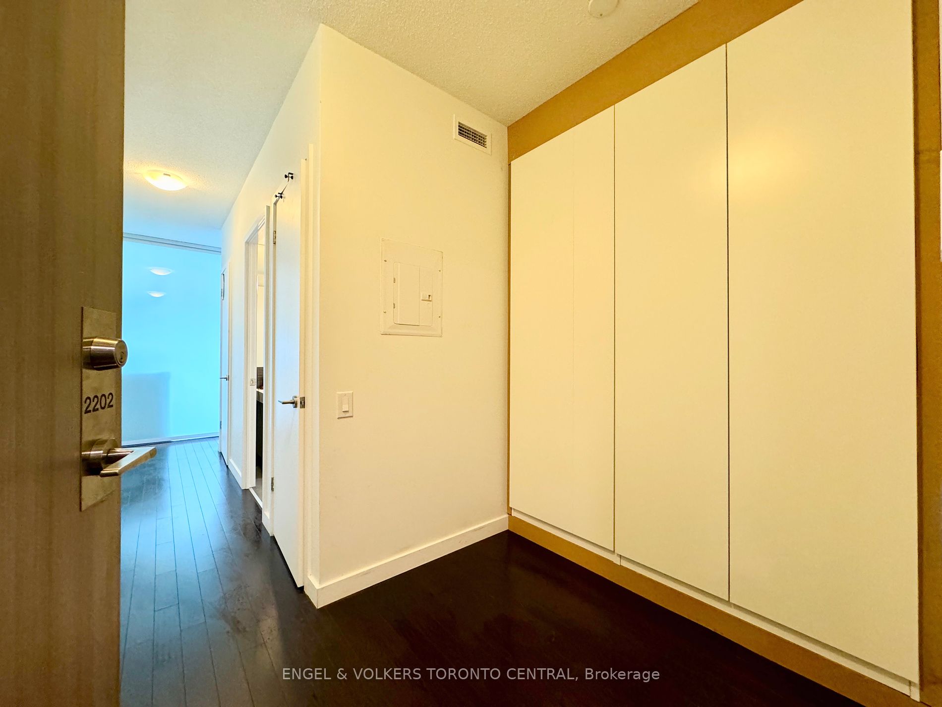 390 Cherry St, #2202