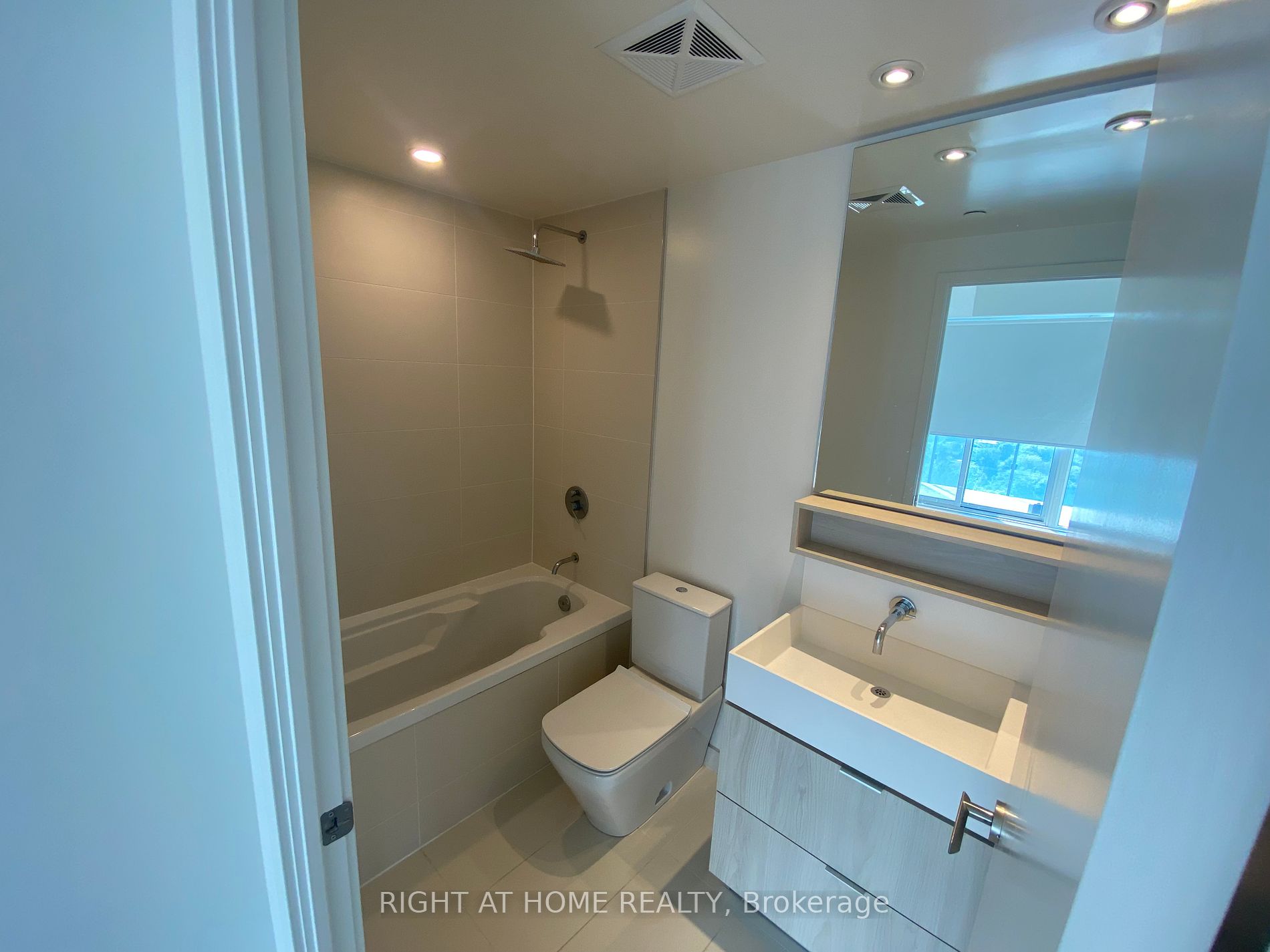 5 Soudan Ave, #2307
