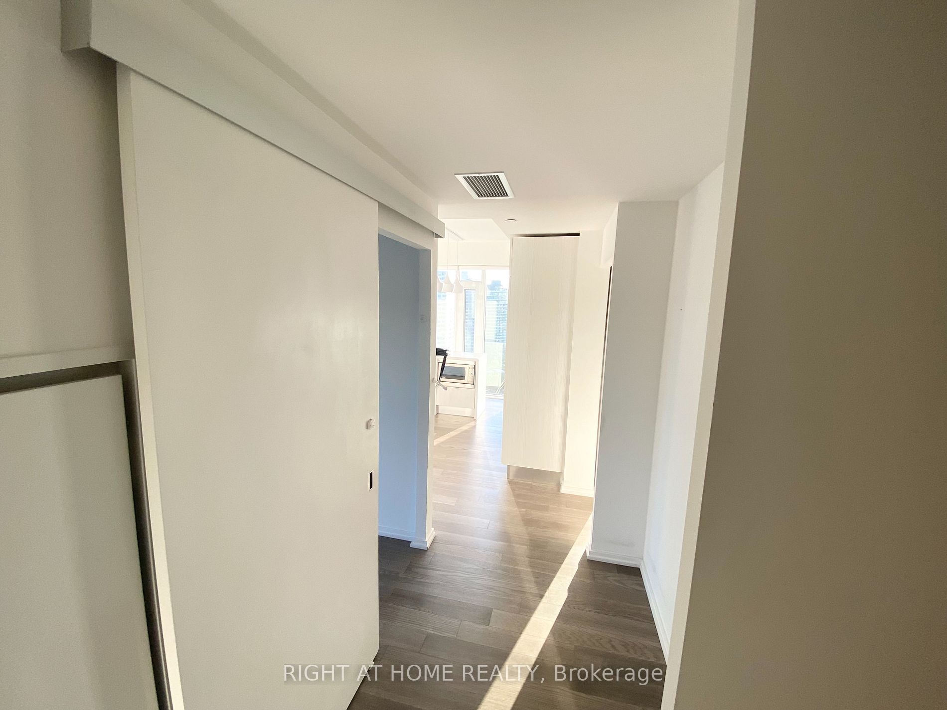 5 Soudan Ave, #2307