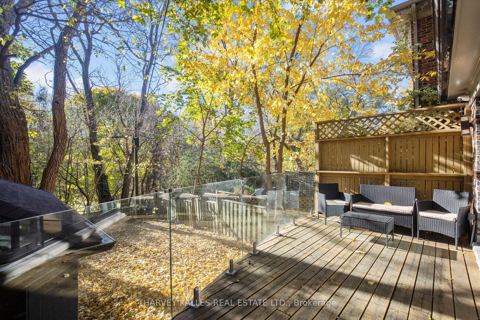 293 Chaplin Cres