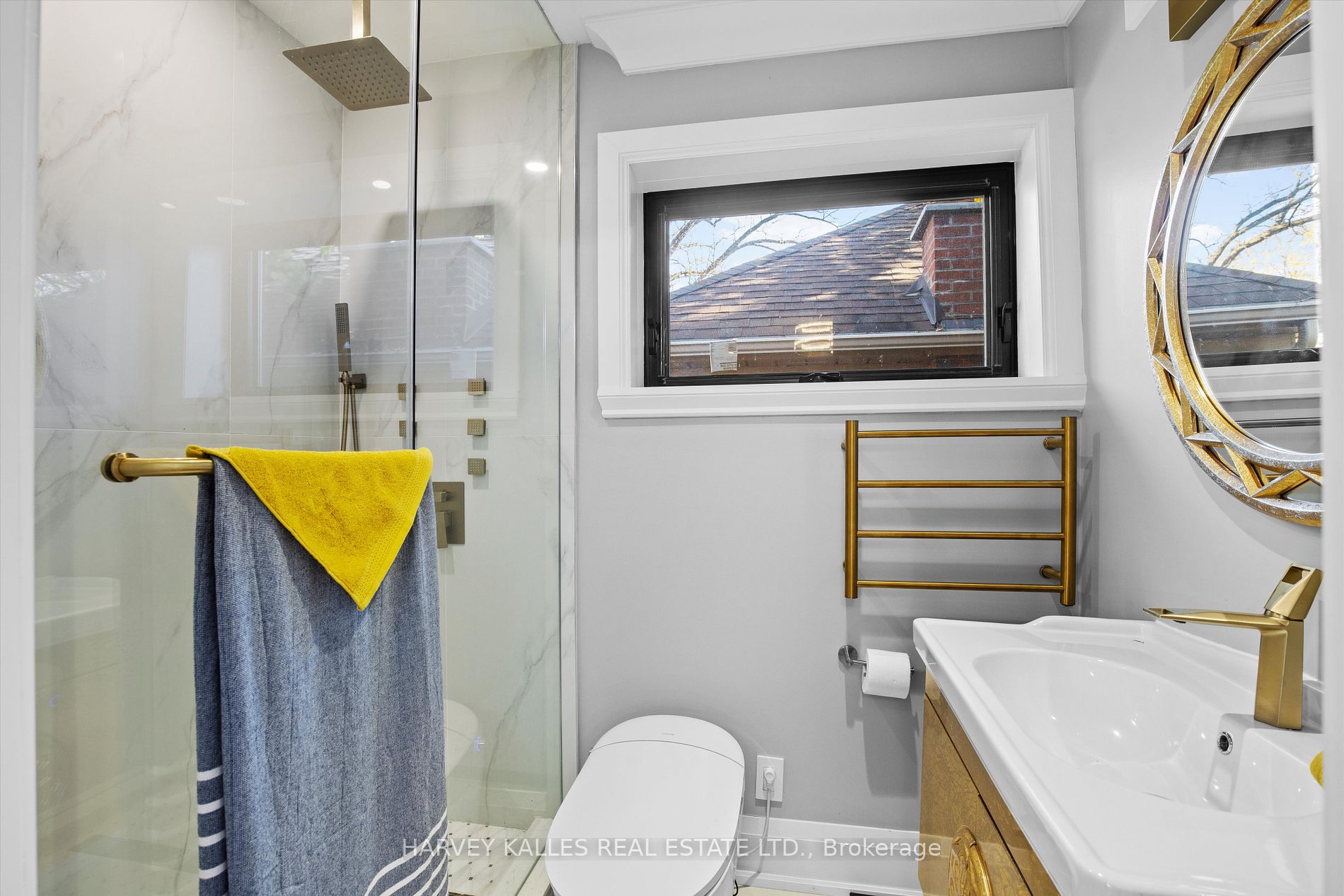 293 Chaplin Cres