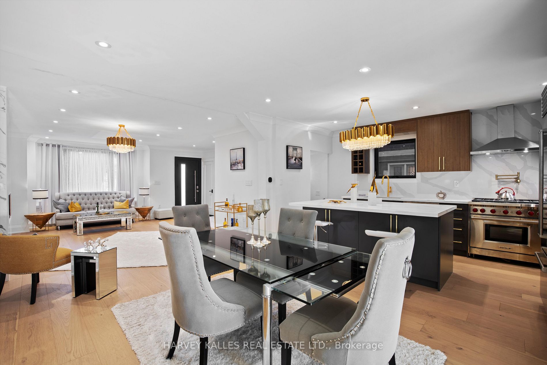293 Chaplin Cres