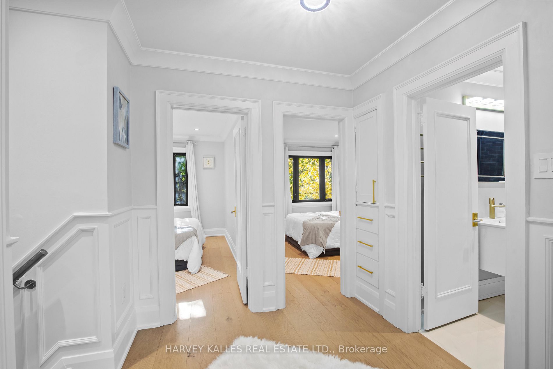 293 Chaplin Cres