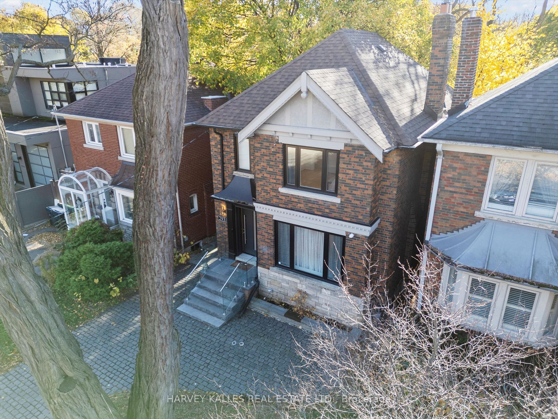 293 Chaplin Cres