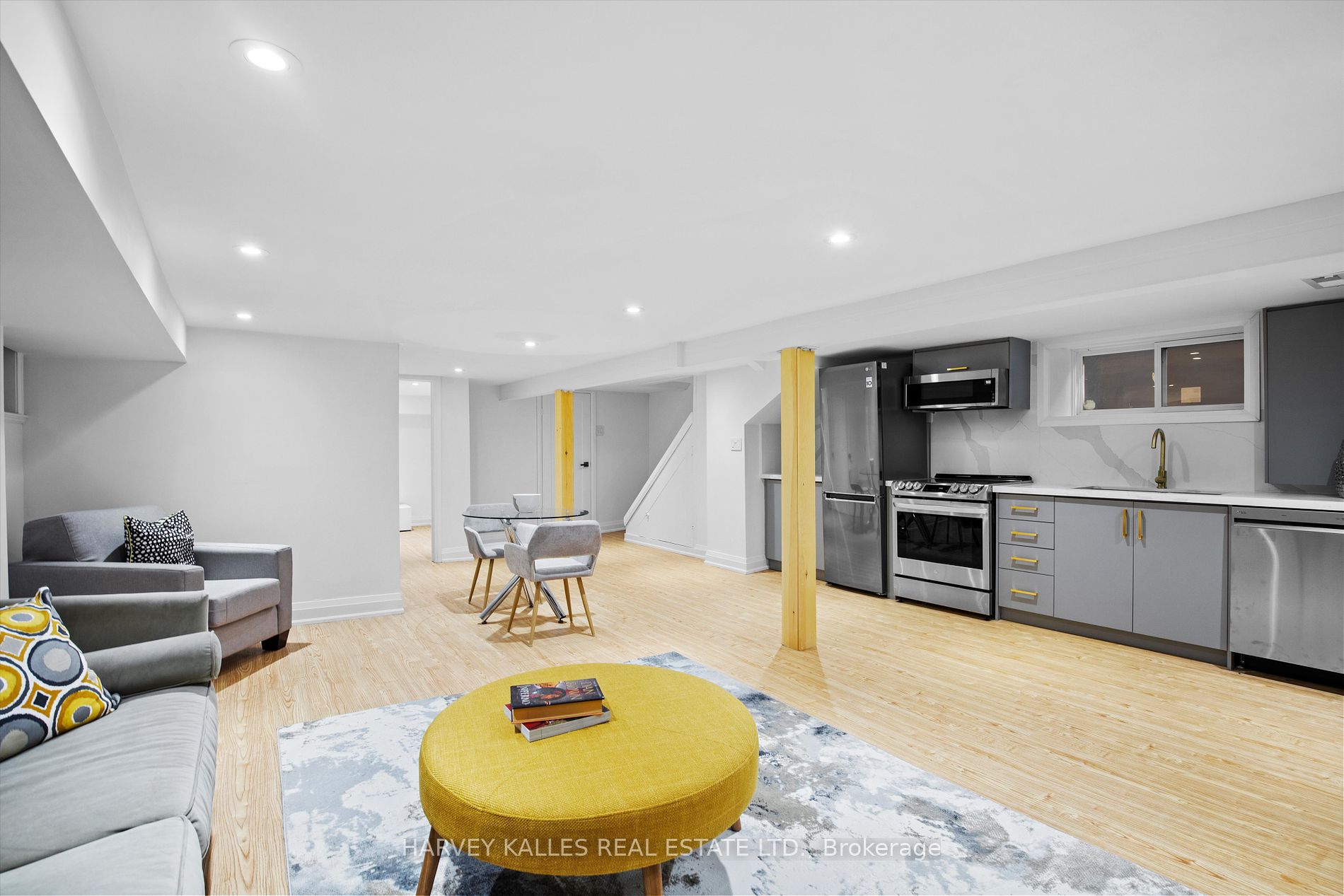 293 Chaplin Cres