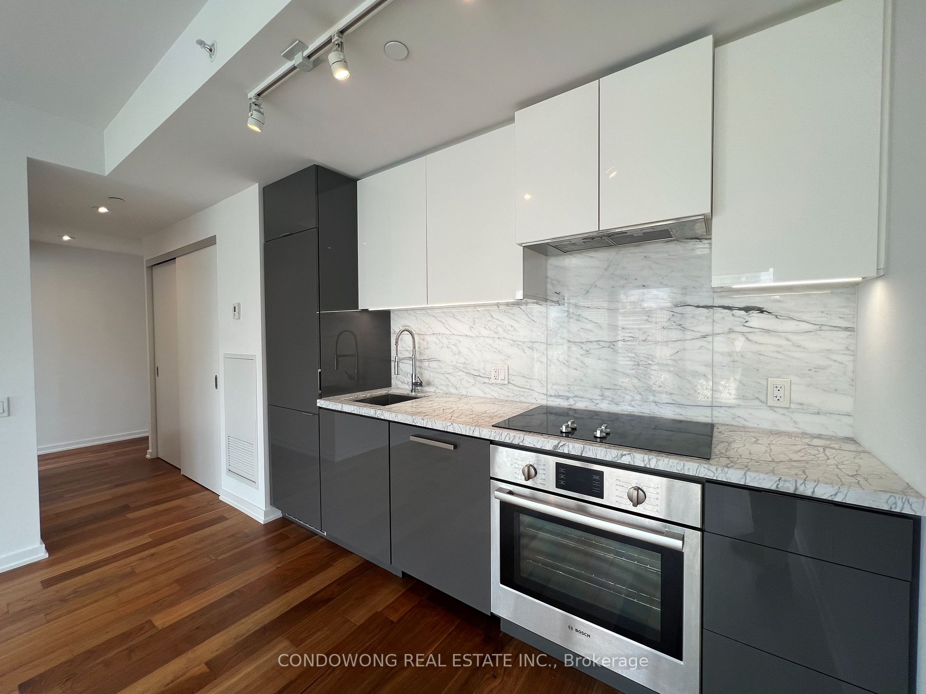 60 Colborne St, #1701