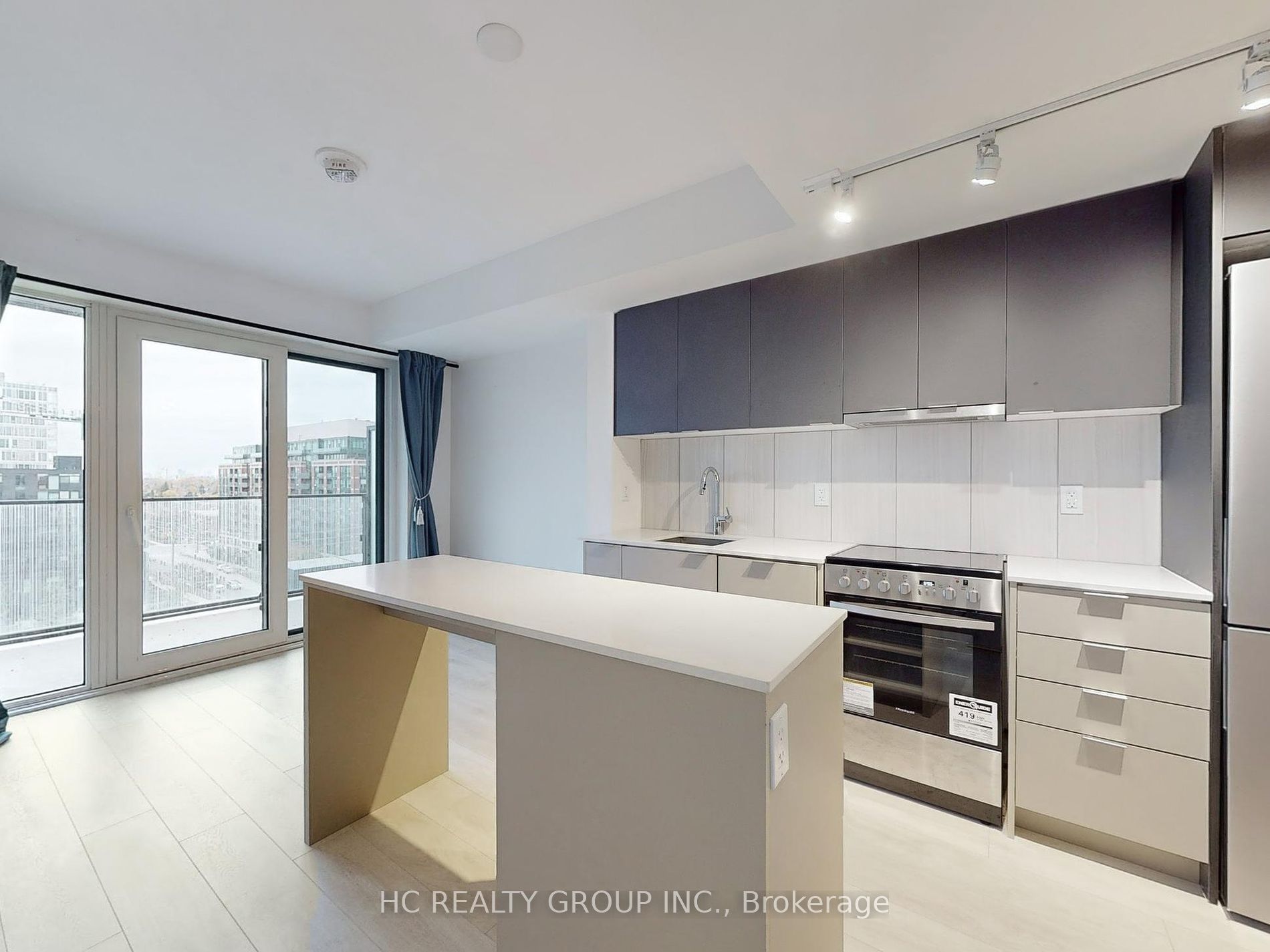 8 Tippett Rd, #801