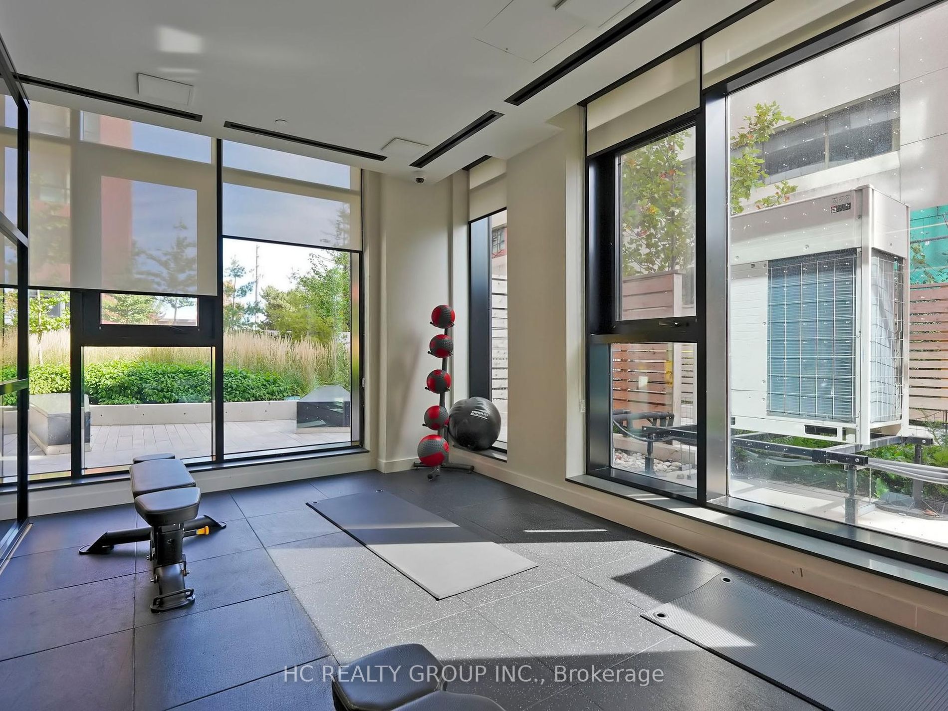 8 Tippett Rd, #801