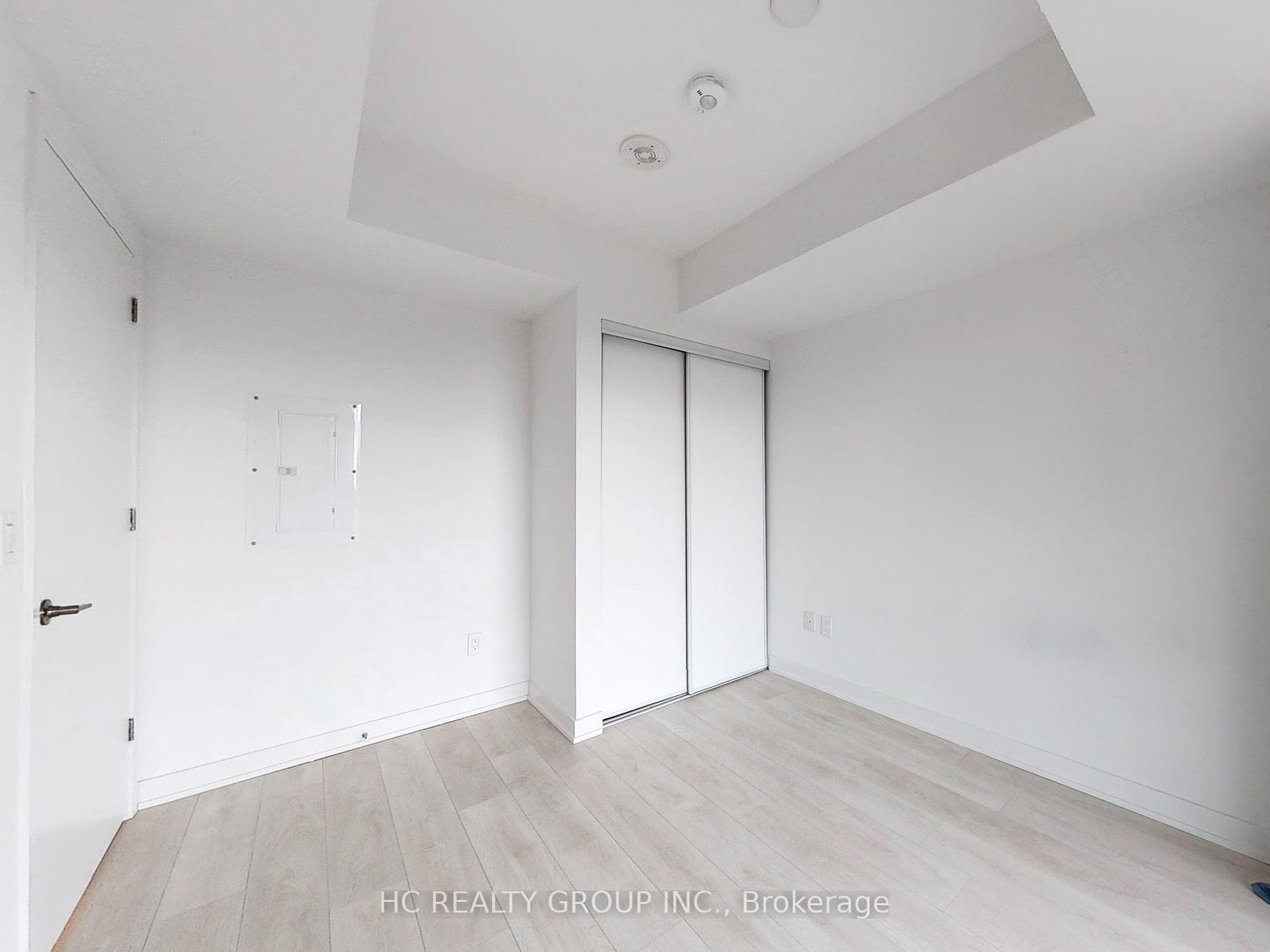 8 Tippett Rd, #801