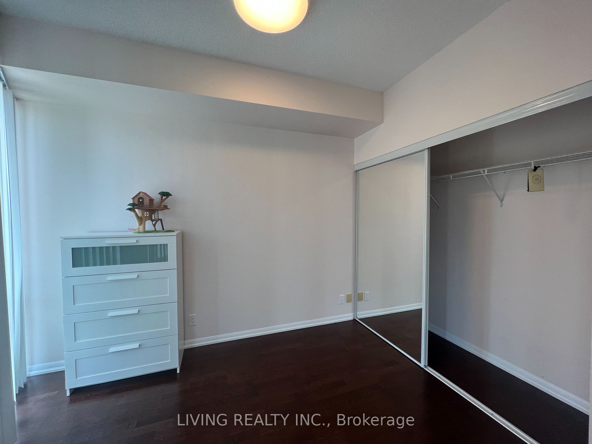 832 Bay St, #1303