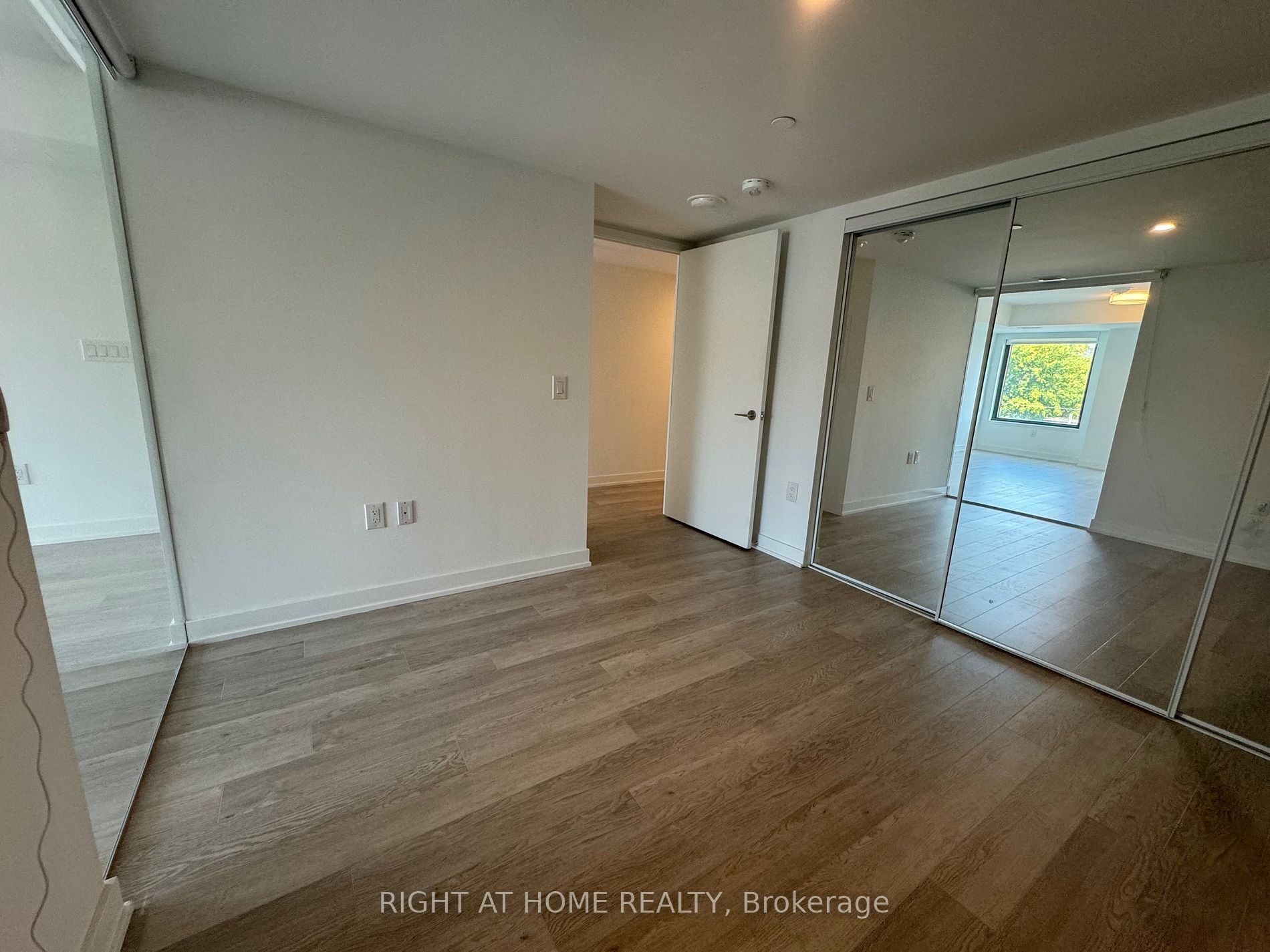 3 Strathgowan Ave, #311