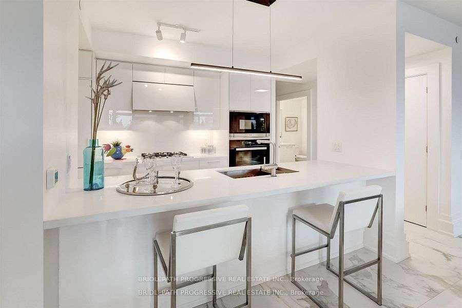 3 Southvale Dr, #202