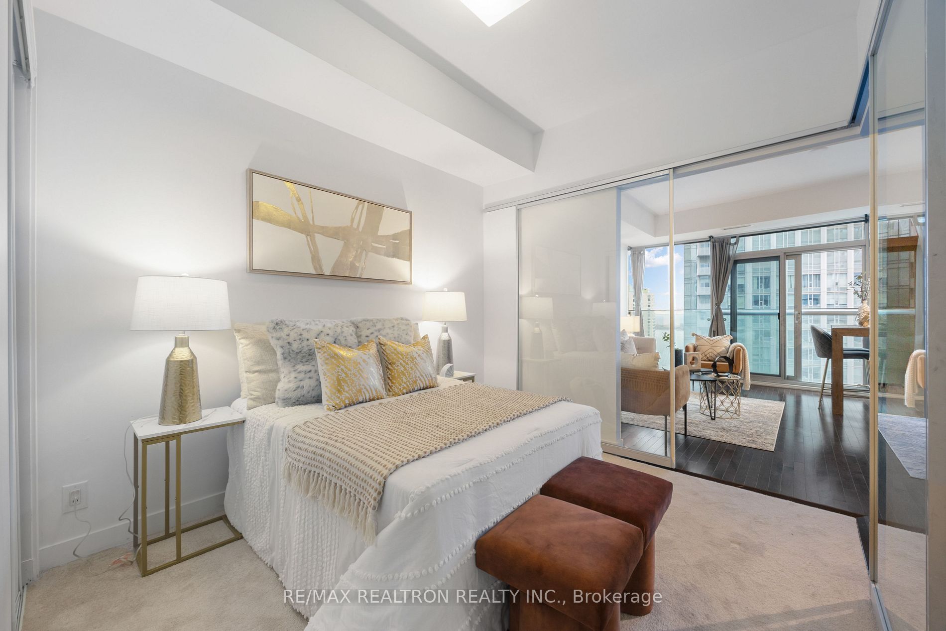 14 York St, #2704