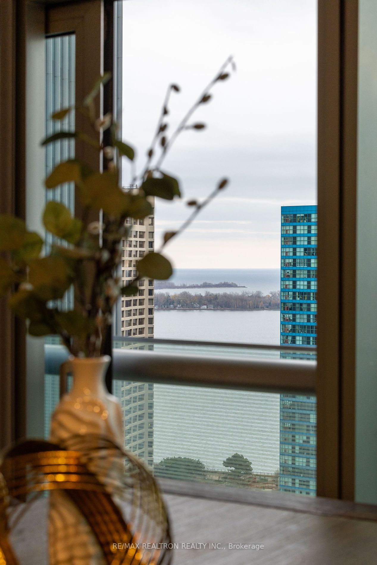 14 York St, #2704