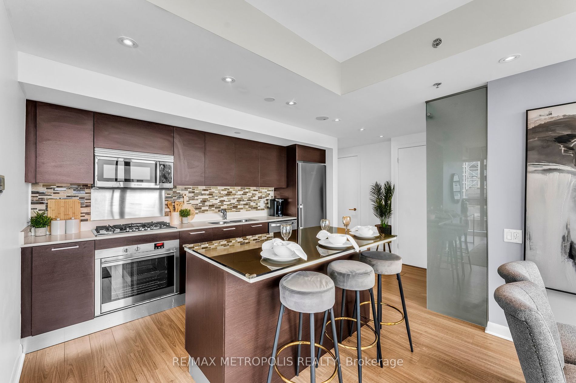375 King St W, #3009