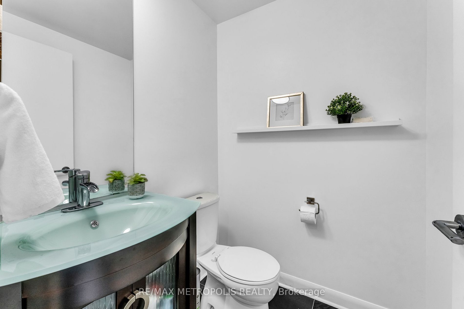 375 King St W, #3009