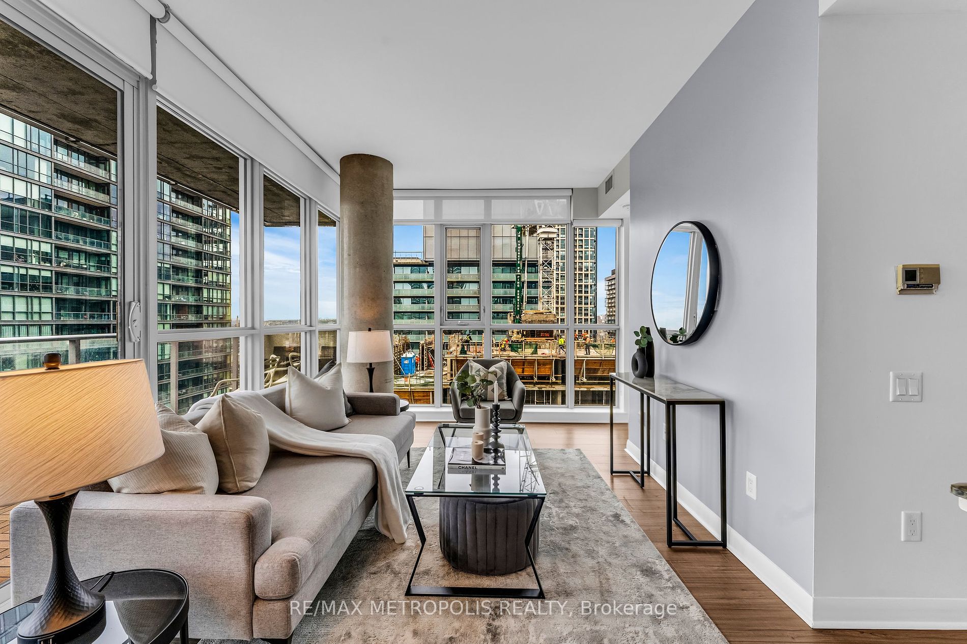 375 King St W, #3009