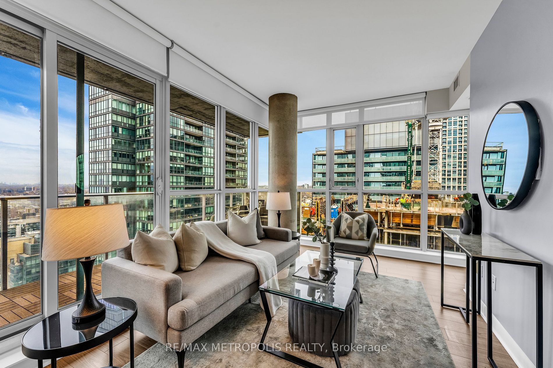 375 King St W, #3009