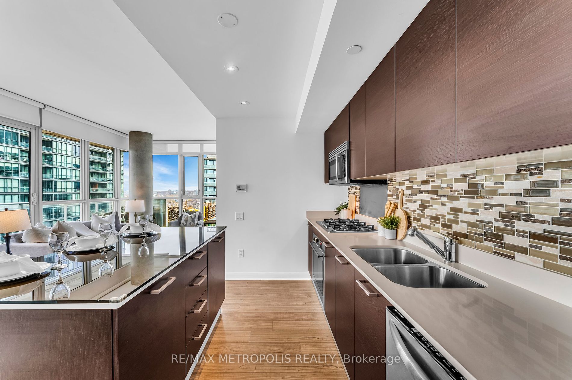 375 King St W, #3009