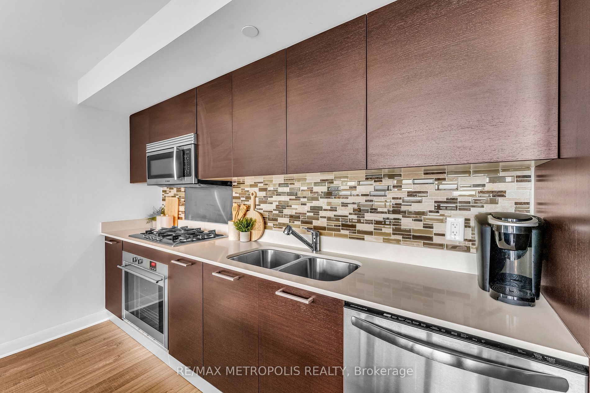 375 King St W, #3009