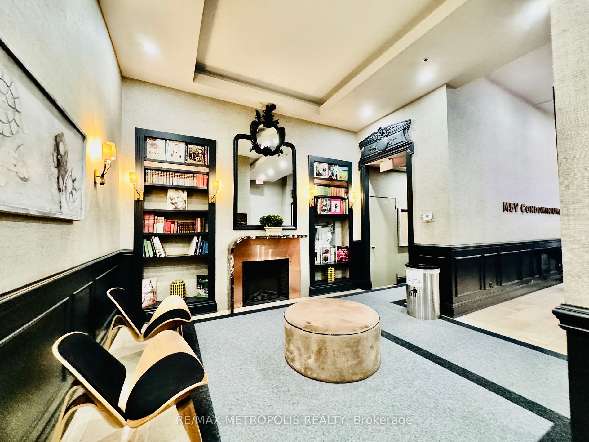 375 King St W, #3009