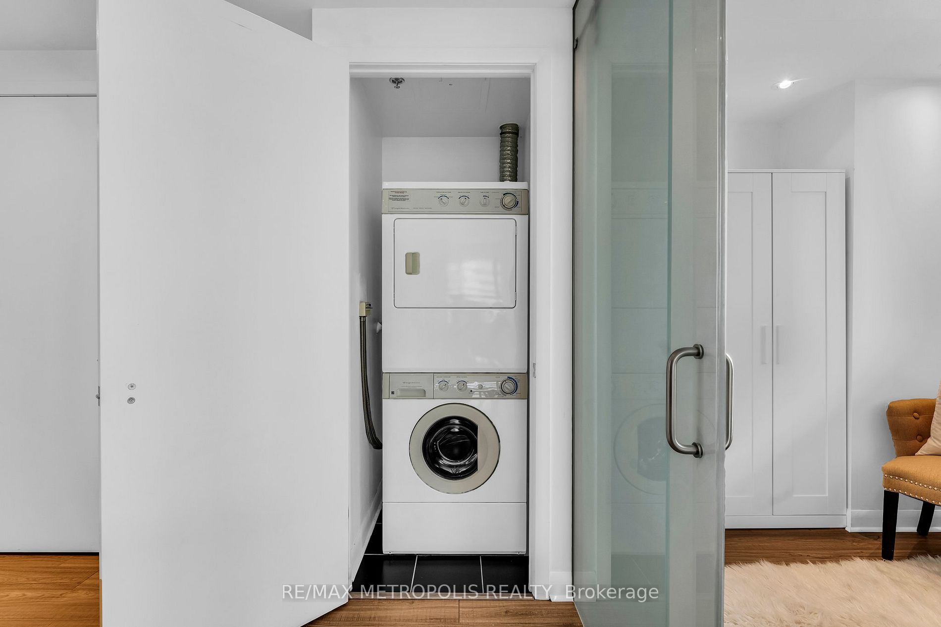 375 King St W, #3009