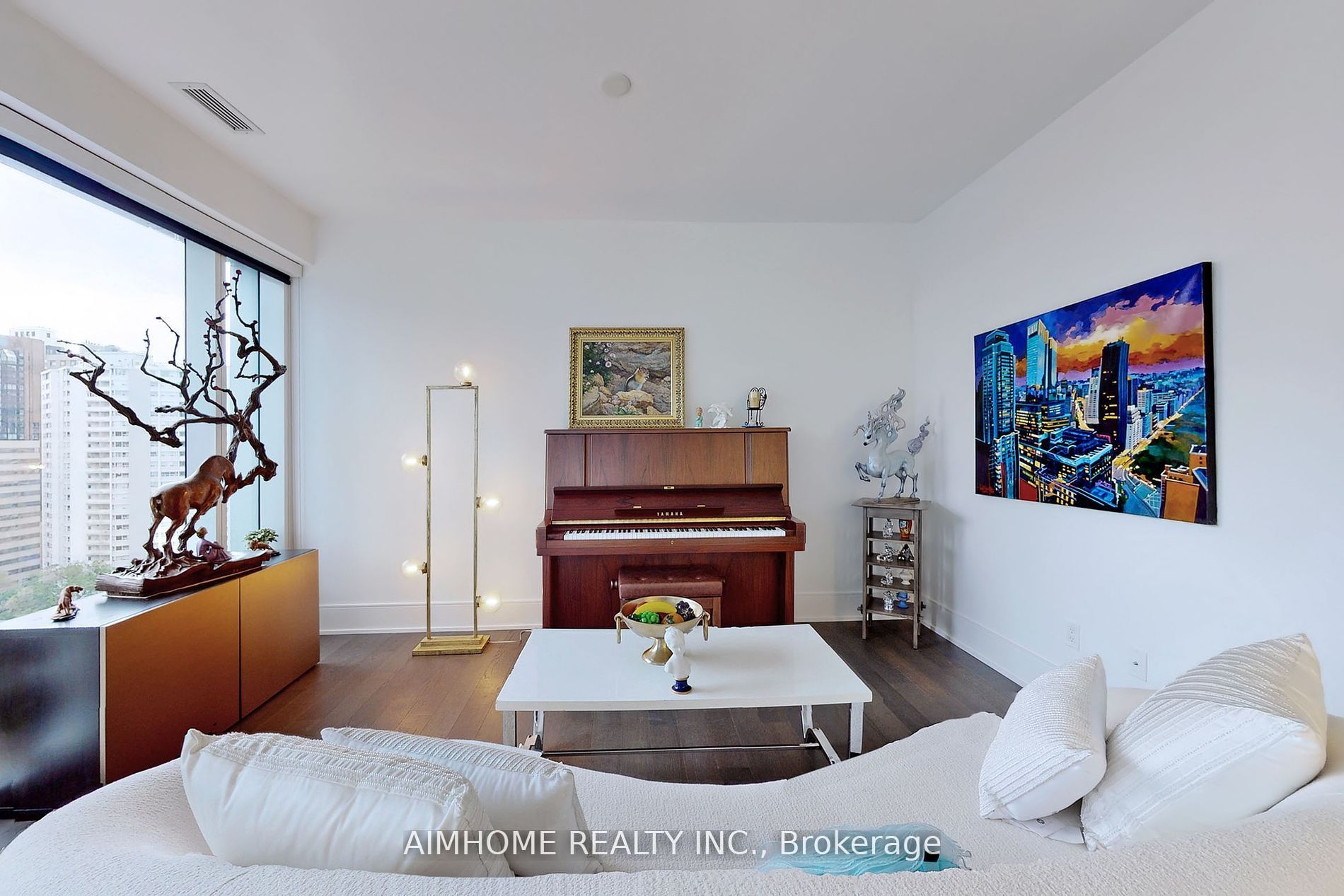 1 Gloucester St, #1815