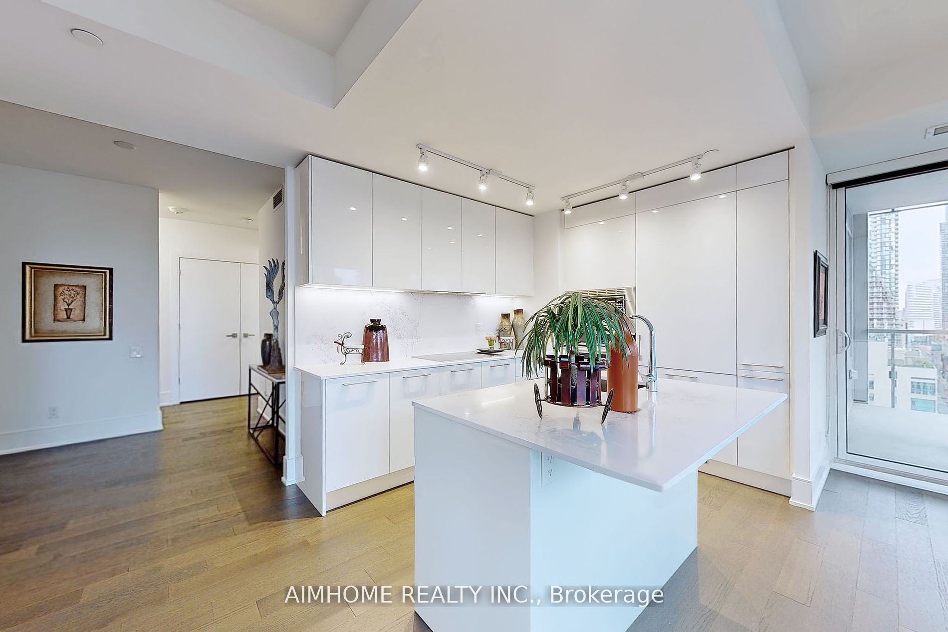 1 Gloucester St, #1815